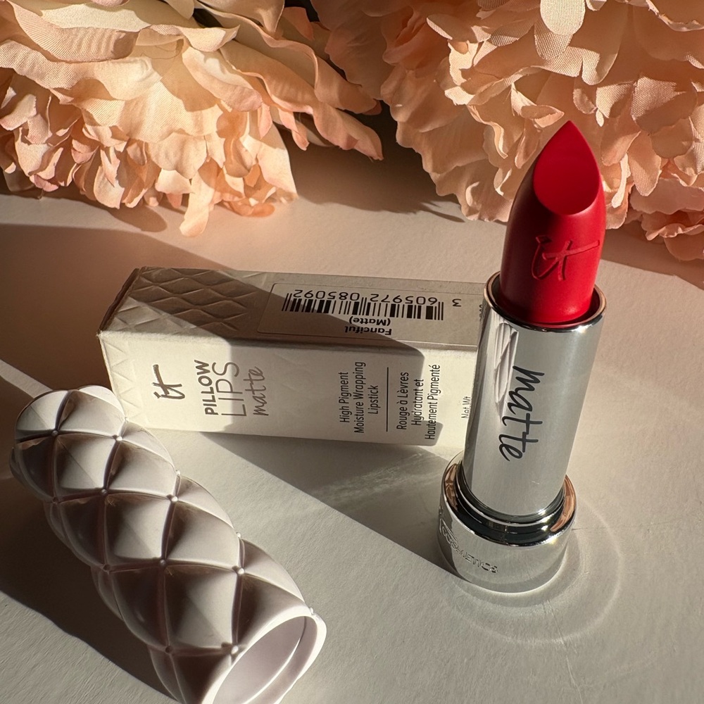 NEW it Pillow Lip Matte Lipstick in Fanciful